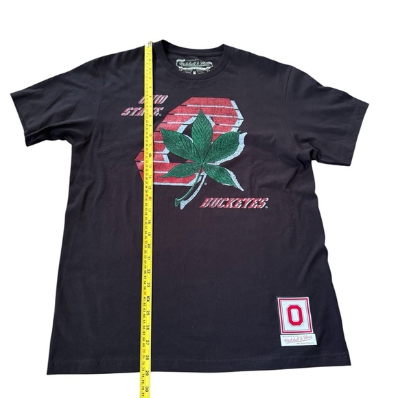 Ohio State Buckeyes Mitchell & Ness T Shirt Vintage Logo Men Size Medium NWOT - Picture 2 of 4